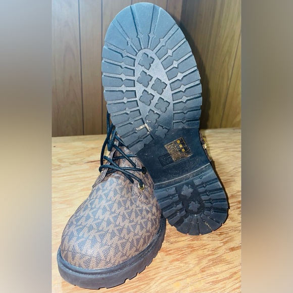 Michael Kors women’s size 10 Alistair lace up combat boots - Picture 10 of 12